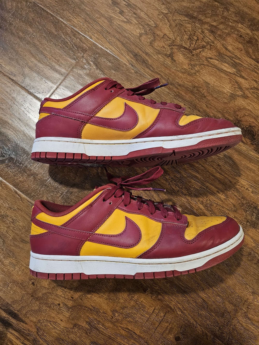 Nike Men's Low-Top Sneakers in Maroon and Yellow Gold - 10.5 US